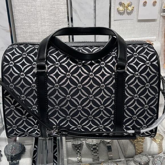 MICHAEL KORS JST TRAVEL MEDIUM DUFFLE SATCHEL SHOULDER CROSSBODY BAG MK BLACK - Picture 14 of 16